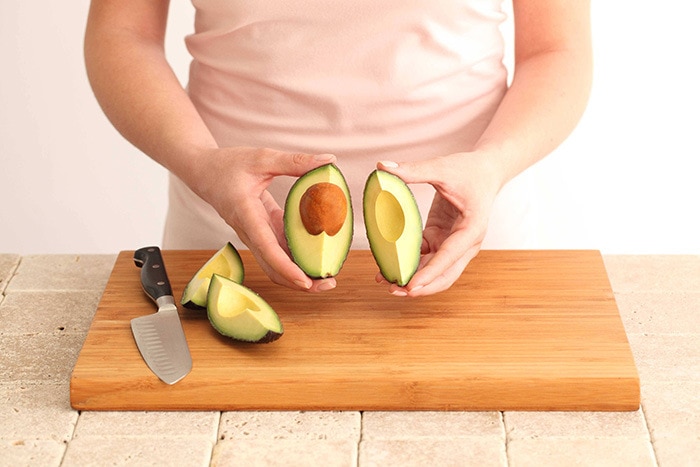 quartering-avocado-cutting.jpg quartering-avocado-cutting.jpg