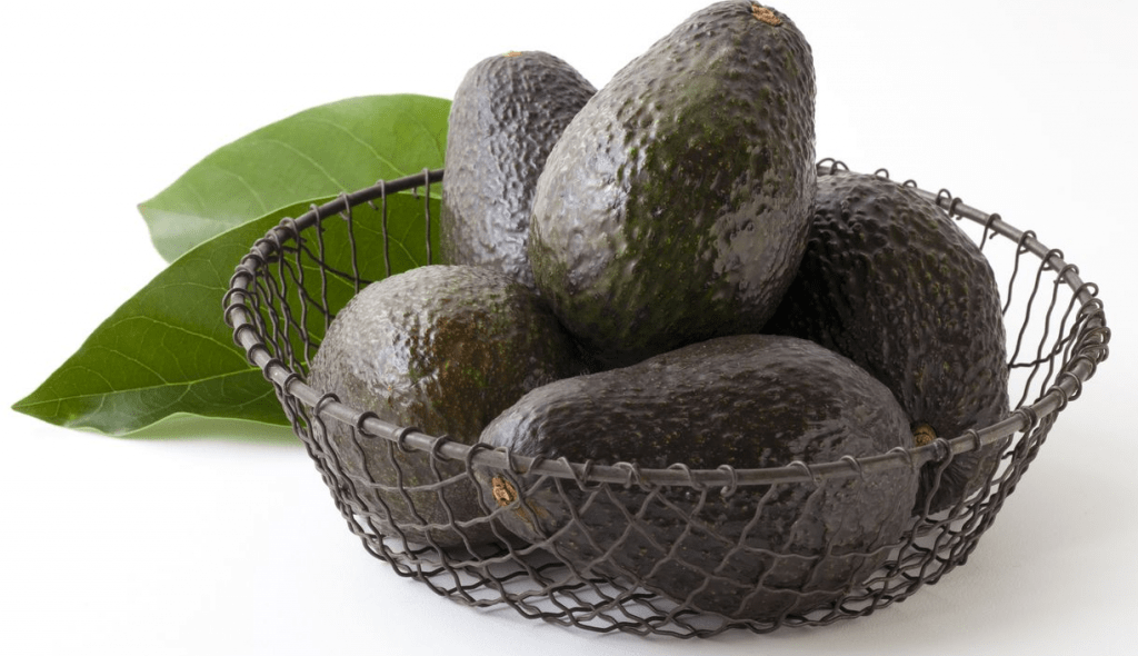 ripen-an-avocado-ripen-avocados-on-counter