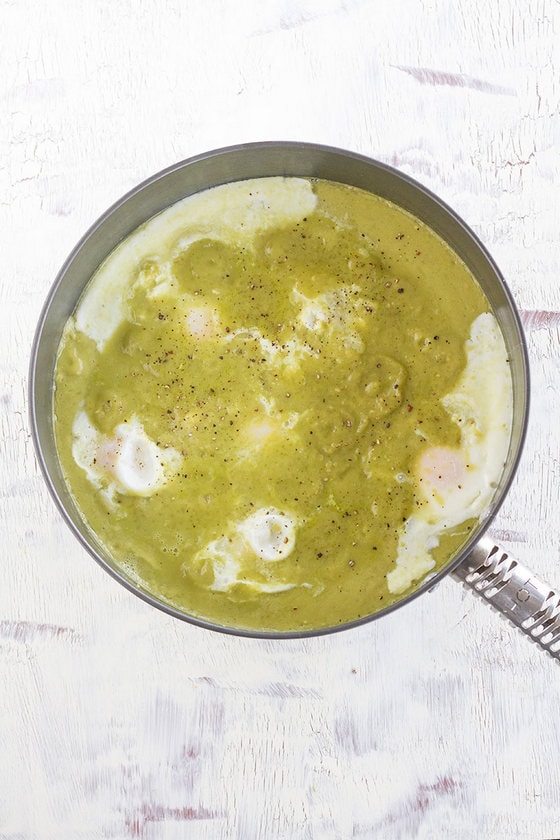 Making-Eggs-Poached-in-Avocado-Salsa-Verde-1.jpg